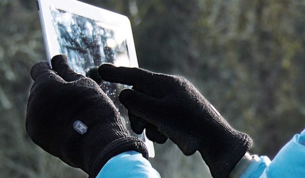Hanz Waterproof Gloves are also Smartphone Compatible