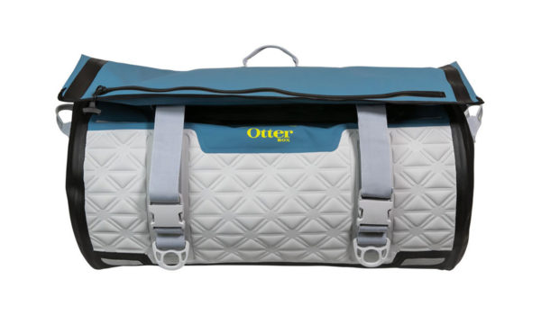 Dry box protection and waterproofness in a duffle